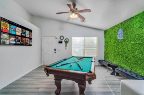Great location near shopping & entertainment